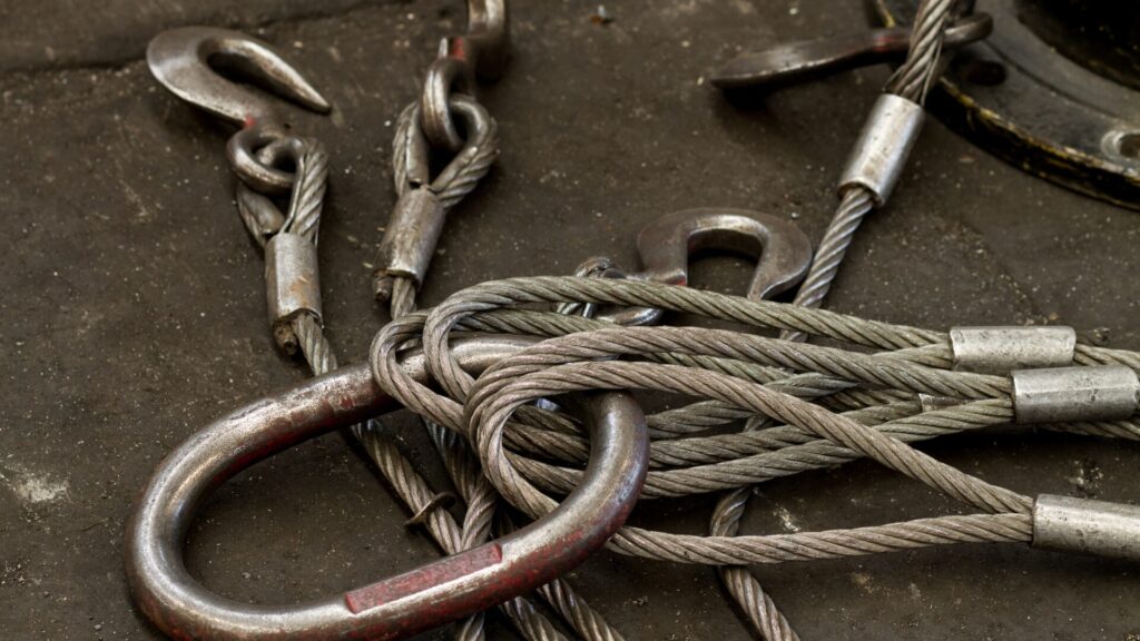 ワイヤーロープのJIS規格「E・G・A・B・T」種とは？強度・用途・選び方を解説のアイキャッチ画像です。