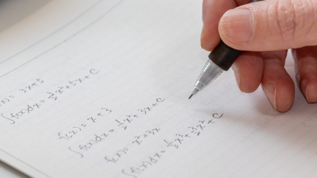 ワイヤーロープ 破断荷重とは？計算式と安全係数、強度低下の注意点のアイキャッチ画像です。