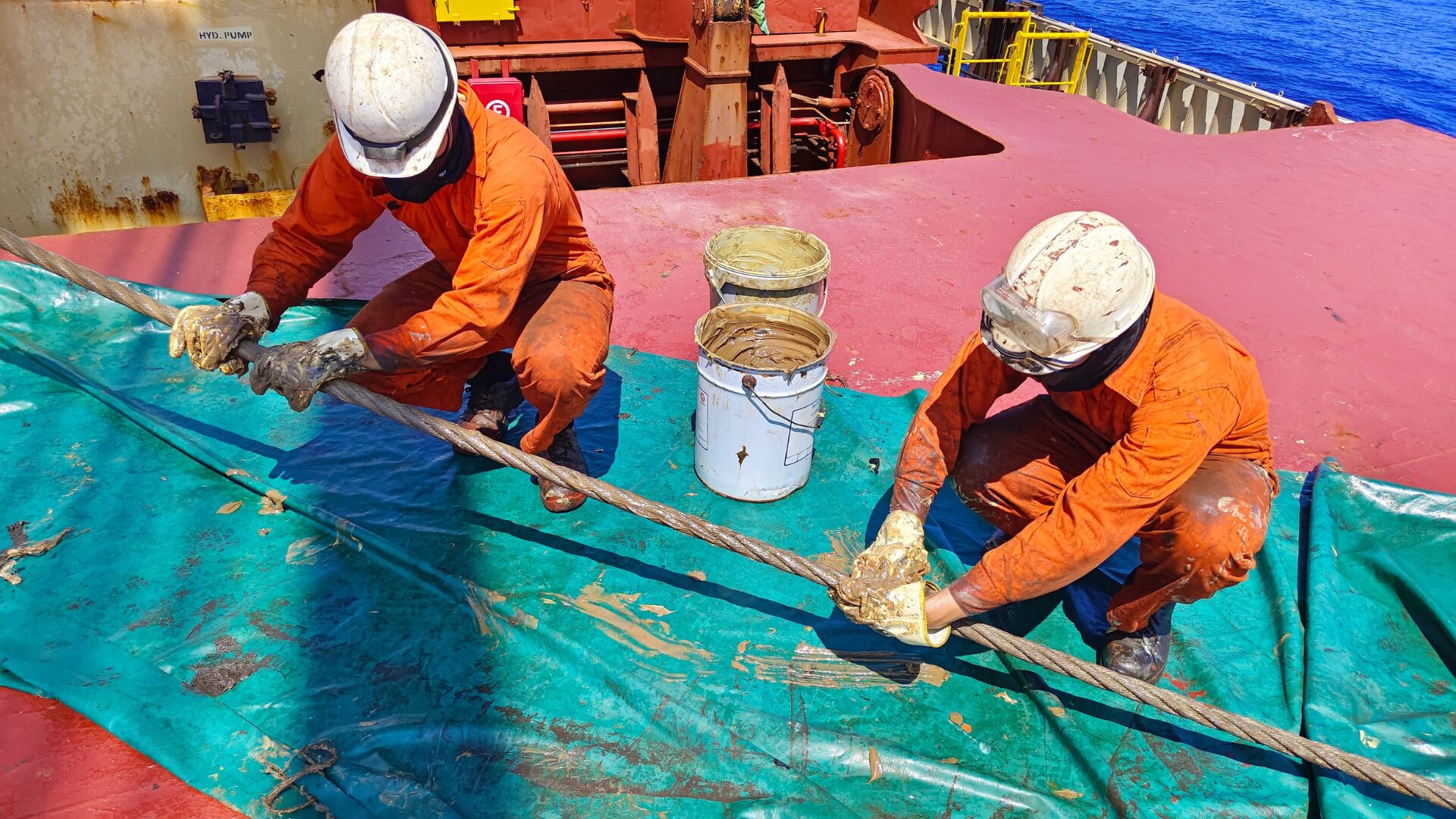 ワイヤーロープのメンテナンス完全ガイド｜寿命を延ばす点検・潤滑・交換基準を解説のアイキャッチ画像です。